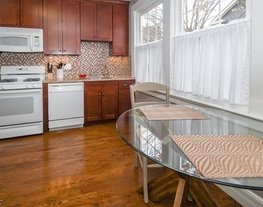 123 Baker St - Photo Thumbnail 5