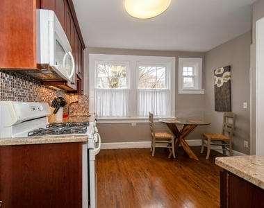 123 Baker St - Photo Thumbnail 4