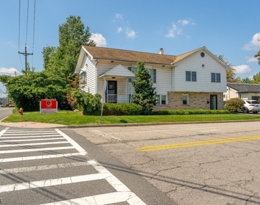 32 Commerce Dr - Photo Thumbnail 16