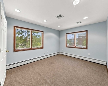 32 Commerce Dr - Photo Thumbnail 6
