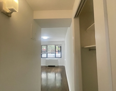 405 East 56th Street, 2E - Photo Thumbnail 5