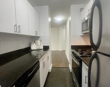 405 East 56th Street, 2E - Photo Thumbnail 4