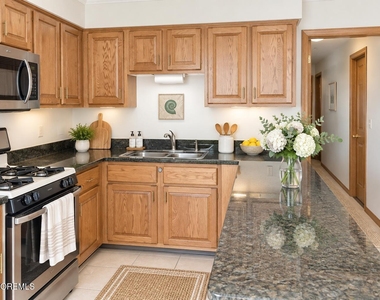 340 Ocean Avenue N - Photo Thumbnail 2
