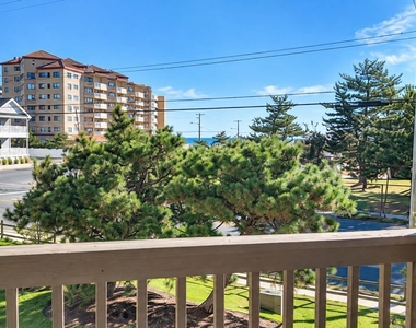 340 Ocean Avenue N - Photo Thumbnail 6