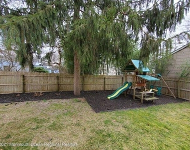 200 Highwood Road - Photo Thumbnail 16