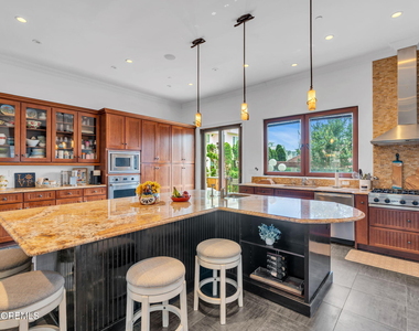 103 11th Avenue - Photo Thumbnail 17