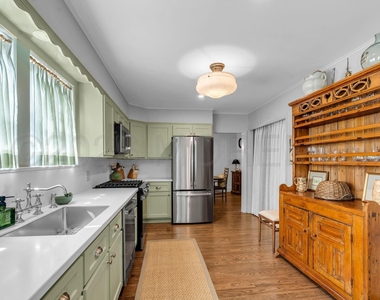 204 Monroe Avenue - Photo Thumbnail 6