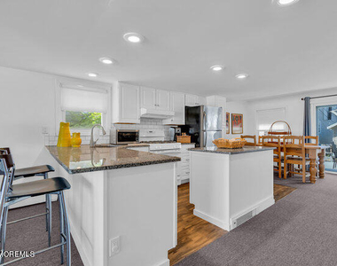 157 Beach Front - Photo Thumbnail 18