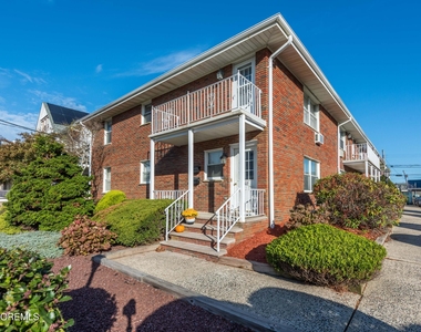 102 10th Avenue - Photo Thumbnail 21