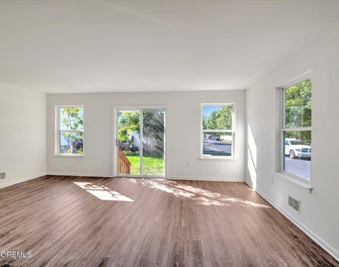 15 Esplanade Way - Photo Thumbnail 3