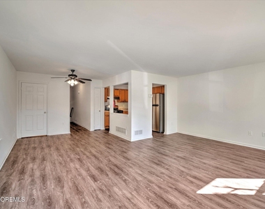 15 Esplanade Way - Photo Thumbnail 5