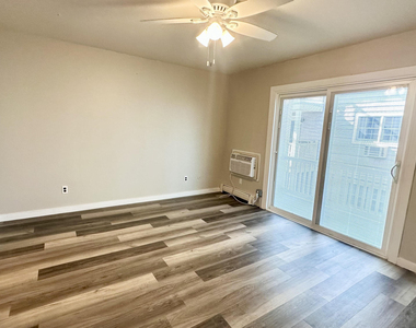 709 Ocean Avenue N - Photo Thumbnail 4