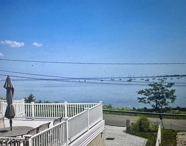 1137 Woodmere Drive - Photo Thumbnail 2