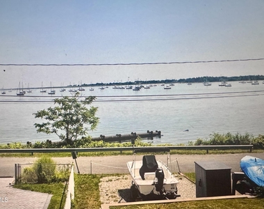 1137 Woodmere Drive - Photo Thumbnail 3