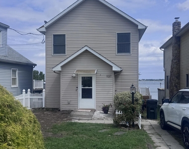 1137 Woodmere Drive - Photo Thumbnail 1