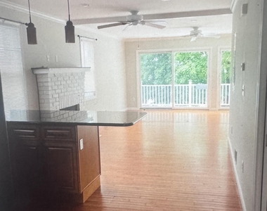 1137 Woodmere Drive - Photo Thumbnail 7