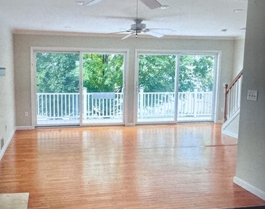 1137 Woodmere Drive - Photo Thumbnail 14