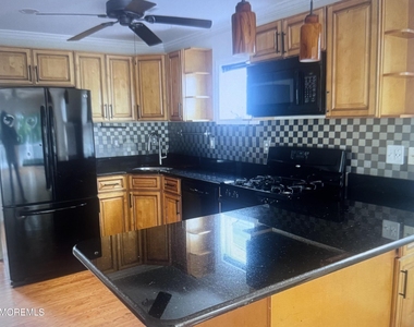 1137 Woodmere Drive - Photo Thumbnail 6