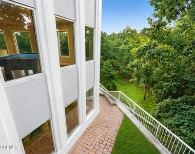 401 Overlook Drive - Photo Thumbnail 41