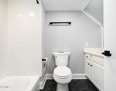 401 Overlook Drive - Photo Thumbnail 20