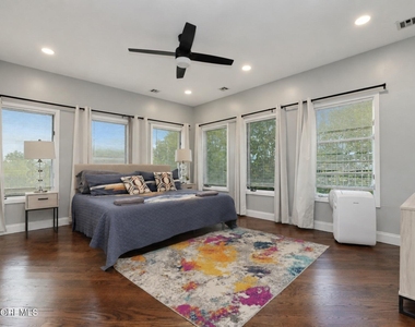 401 Overlook Drive - Photo Thumbnail 32