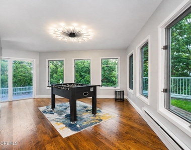 401 Overlook Drive - Photo Thumbnail 16