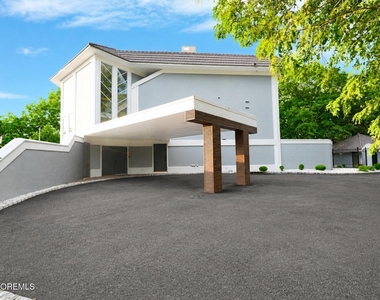401 Overlook Drive - Photo Thumbnail 5