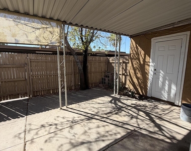 8235 N 34th Drive - Photo Thumbnail 11