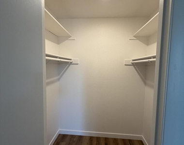 8235 N 34th Drive - Photo Thumbnail 7