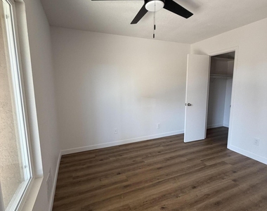 8235 N 34th Drive - Photo Thumbnail 8