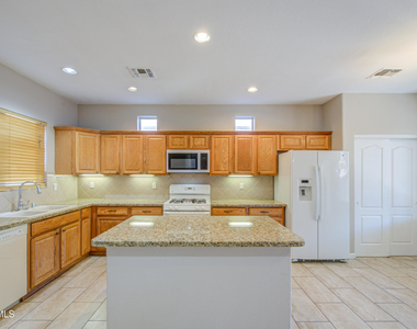 9131 W Hubbell Street - Photo Thumbnail 10