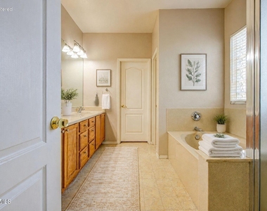 9131 W Hubbell Street - Photo Thumbnail 18
