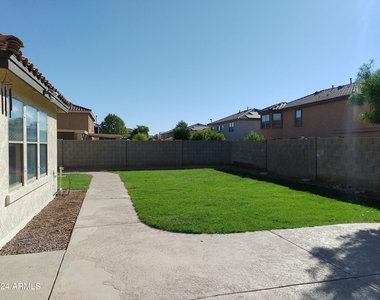3435 E Longhorn Drive - Photo Thumbnail 20