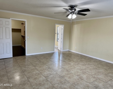 3435 E Longhorn Drive - Photo Thumbnail 8