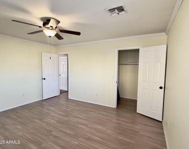 3435 E Longhorn Drive - Photo Thumbnail 14