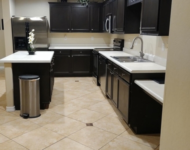 3435 E Longhorn Drive - Photo Thumbnail 5