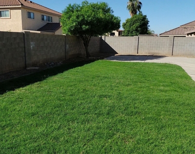 3435 E Longhorn Drive - Photo Thumbnail 21