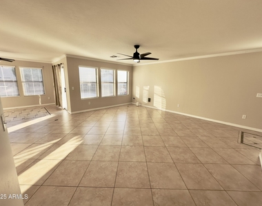 3435 E Longhorn Drive - Photo Thumbnail 3