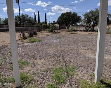 419 W 10th Street - Photo Thumbnail 11