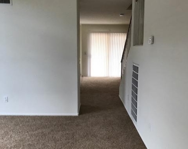 42207 W Chambers Drive - Photo Thumbnail 4