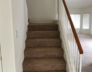 42207 W Chambers Drive - Photo Thumbnail 5