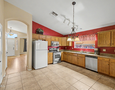 642 W Mesquite Tree Lane - Photo Thumbnail 1