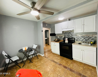 3720 W Mauna Loa Lane - Photo Thumbnail 8