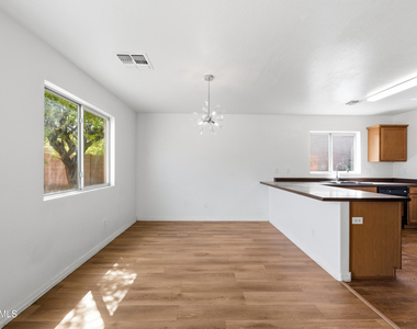 12345 W Heatherbrae Drive - Photo Thumbnail 9