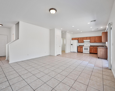 630 E Dekalb Lane - Photo Thumbnail 3