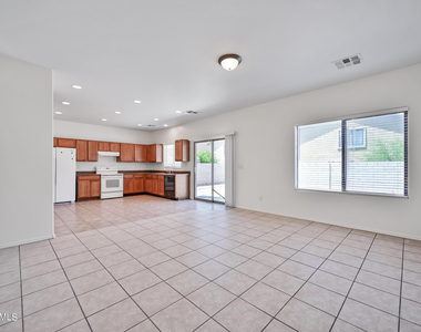 630 E Dekalb Lane - Photo Thumbnail 2