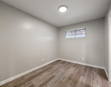 3025 N 32nd Street - Photo Thumbnail 8