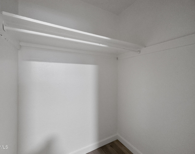 3025 N 32nd Street - Photo Thumbnail 11