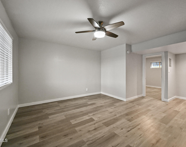 3025 N 32nd Street - Photo Thumbnail 1