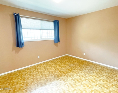 1515 W Huntington Drive - Photo Thumbnail 7